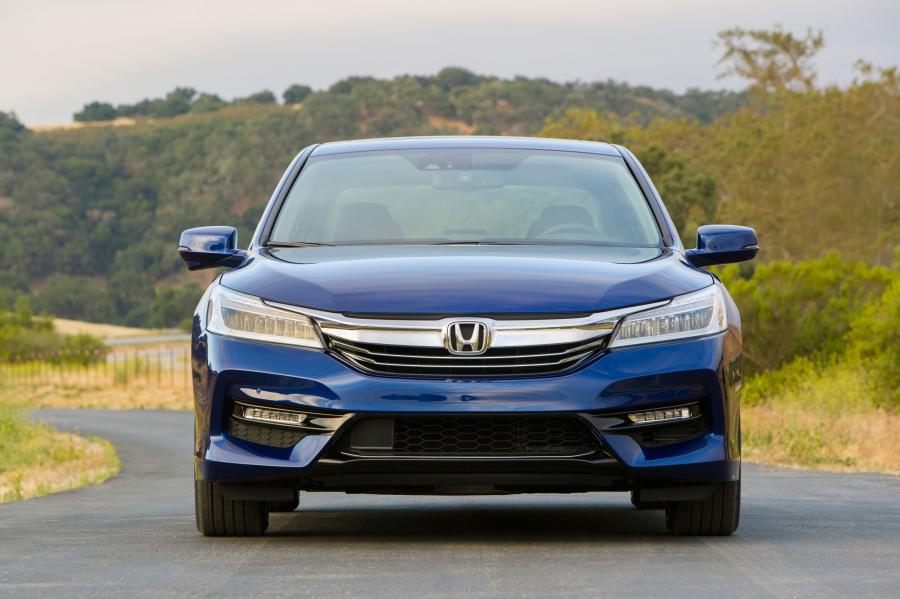  Honda Accord Hybrid 2016 года  (NA) (фото 5 из 41)